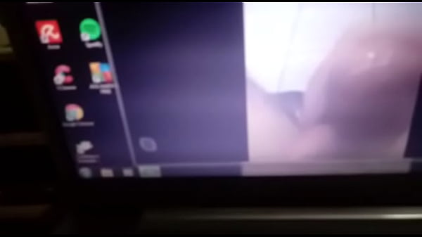 Play MP4 - Adora ver uma rola gozando