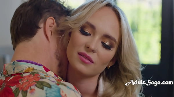 Robby Apples Fucks LillyBell Slowly At_First Then All At Once