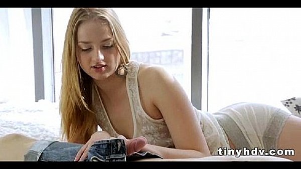 Nonton Fucking Gorgeous Teen Hannah 81 thumbnail