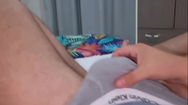 Amatoriale di natale sborrata con un cazzo durissimo enorme 