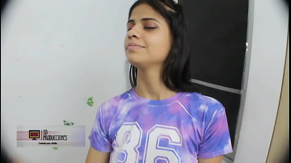 Play MP4 - Sexo real&colon; Hijastra latina pide a su padrastro que la FOLLE&excl;