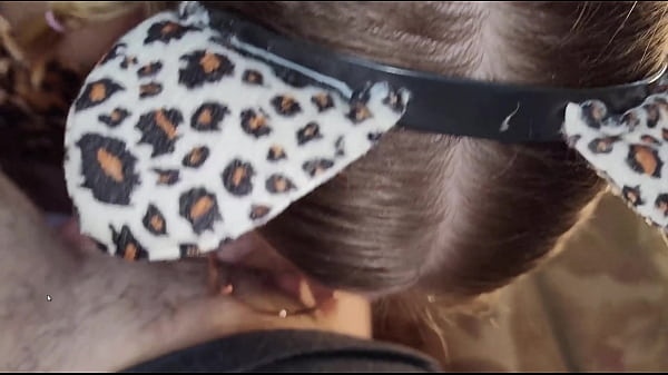 Play MP4 - Hairdresser with glasses gets to some sucking