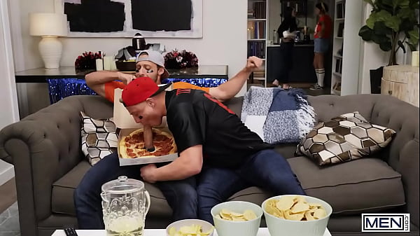 Play MP4 - MEN - Muscular Hunk Dom King Goes For A Touchdown And Blows His Load On Logan Aarons' Hole