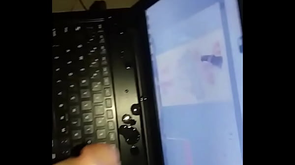 se masturba_viendo fotos de_xime