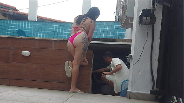 MORENA_CASADA ESPEROU OMARIDO_SAIR DE_CASA PARA DAR A_BUCETA PARA O PISCINEIRO