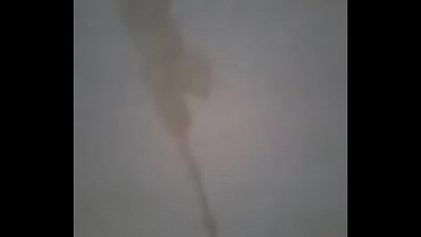 Play MP4 - Leonardo Rodrigues - Masturba&ccedil;&atilde;o com Gozada Boa no Banheiro