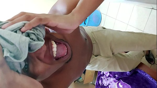 수줍음 처음 카메라 만 thumbnail