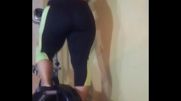 Nonton Rica Follada A Gina Halime Mientras Se Ejercita thumbnail