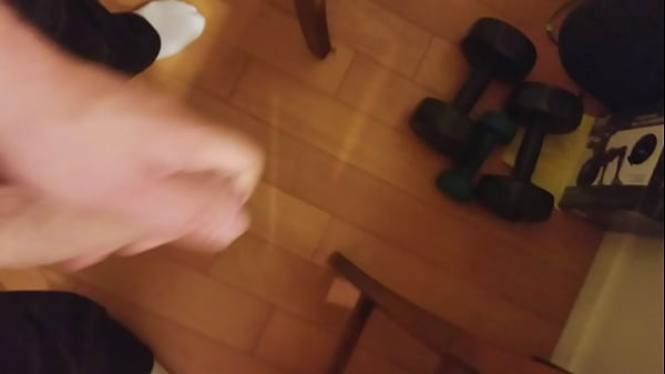 Play MP4 - Cumshot on the floor