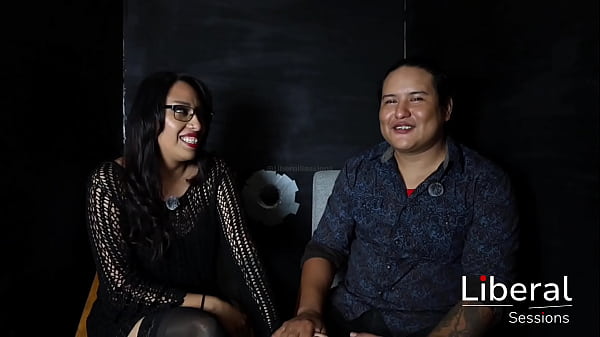 Esposa puta follada frente a su esposo cornudo 