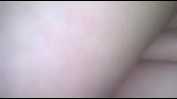 Play MP4 - Nina cdzinha choramingando no pau do marombeiro