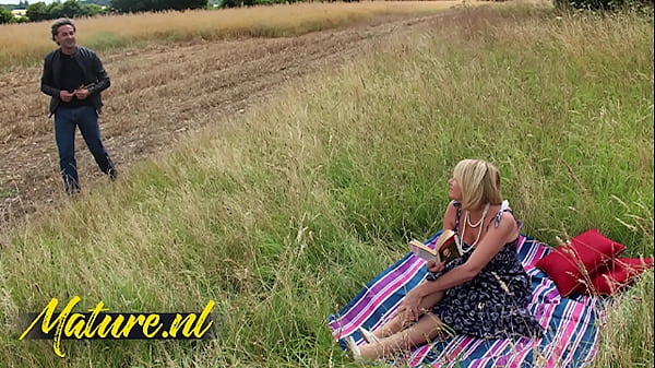 Posh_British_MILF AmyFucked_In Public By a Stranger