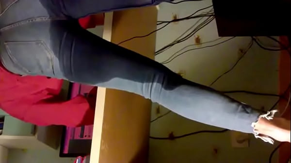 Teen hot wetting beatiful jeans 