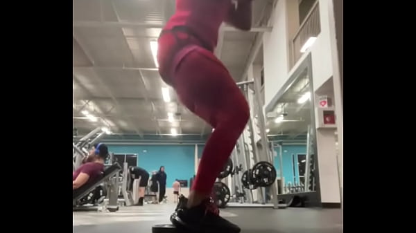 Get low muscular whore 