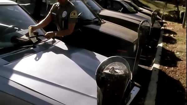 Safada cabeluda canta muito 