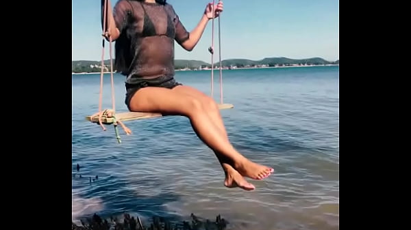 Tropical vibes and swing fun by the beach aqu&iacute; tienes los hashtags juntos para que puedas copiarlos f&aacute; 