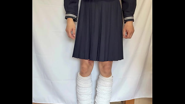 妄装 セーラー服chu_bo にセクシーランジェリーとアナルピカピカプラグを仕込む