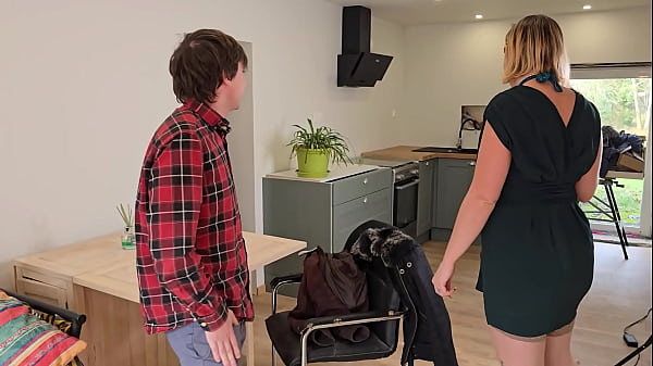 Cette semaine vidéos exceptionnel_scénario step mom je visite l appartement