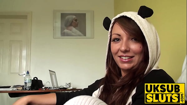 Nonton Cute Inexperienced Girl Loves Rough Fucking. She First Gets A Fantastic Deepthroat Before Dude Nails Her Juicy Pussy Hard In Few Different Sex Poses. thumbnail