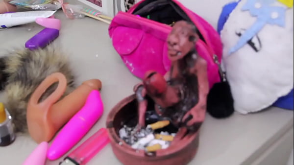 Morena gostosa treinando o cuzinho 