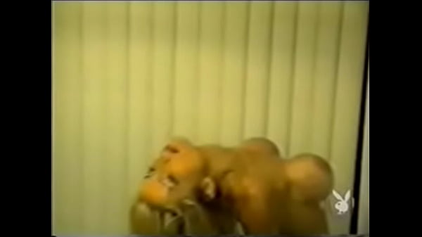 Beautiful stripper with hugebolted_on boobsWhats her name