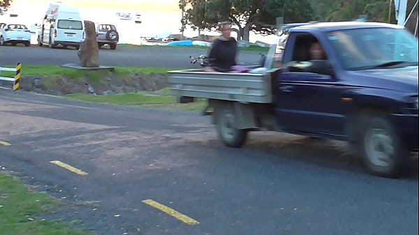 Play MP4 - NZ MILF slut Public Display and Pissing at seaside resort