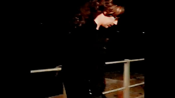 Play MP4 - Annemieke at the parking