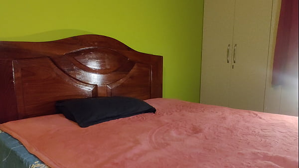 Nonton Cheating Wife Gets Her Creamy Pussy Rough Fucked By Barber. thumbnail