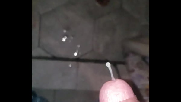 Play MP4 - Me la jalo antes de ba&ntilde;arme