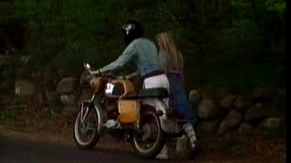 Nonton Teens Run Out Of Gas thumbnail