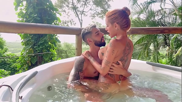 Namorada Safada Transando Gostoso Na Banheira thumbnail