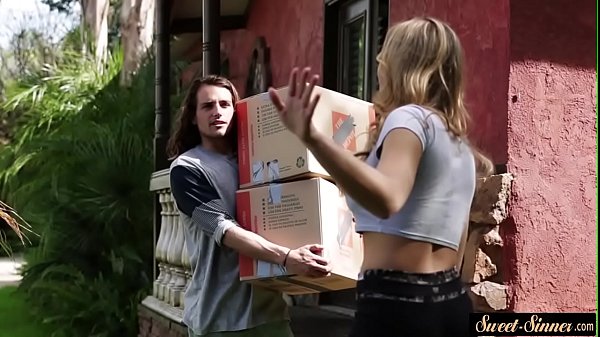 Play MP4 - Cockriding teen pussy banged outdoors