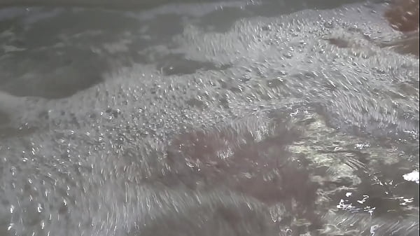 Amateur cock playing in the jet tube 