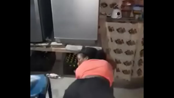 Nonton Twerking thumbnail