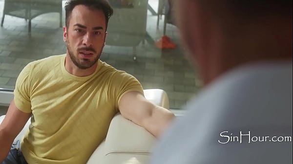 Double dating girl invites both lovers by mistake and gets a dp 