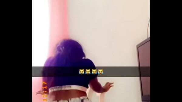 sexy bb dance itself 