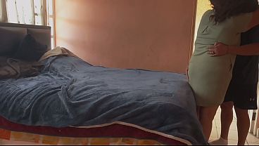 &iexcl_No le digas a mi hijo que me est&aacute_s cogiendo cada d&iacute_a si! Con la mam&aacute_ de mi amigo, es toda una puta