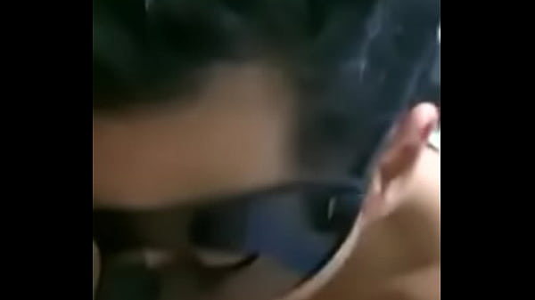 Submisso chupando rola 