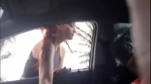 Play MP4 - Se masturbando em publico no carro&excl;