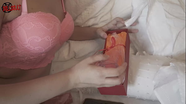 I gave sissi a gift for her birthday 