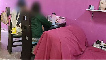 Nonton A Las De Tercero Se Les Aloca La Hormona Y Quieren Probar La Verga thumbnail