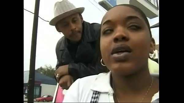 Play MP4 - Curvy black slut is fucked and creamed in bed