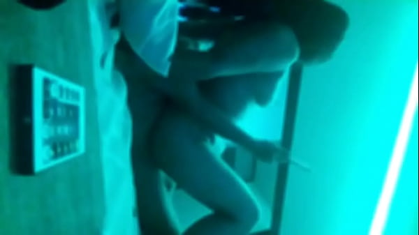 AMIGO_DE MI ESPOSO ME_LLAVA A_UN HOTEL DESPUES DE FIESTA Y ME_ROMPE EL CULITO_LO GRAB