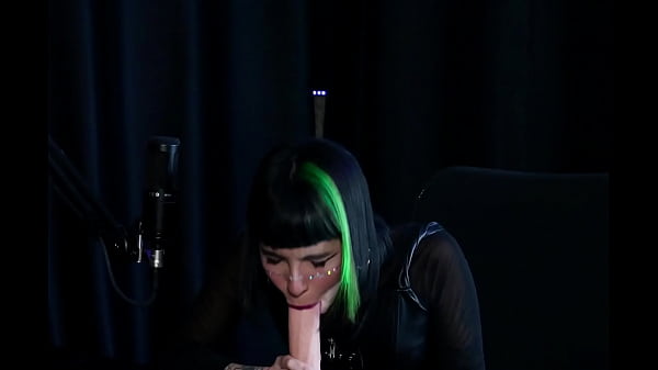 Safadagóticademonstra seu boquete tem os peitos chupados depois de_dizer que se relacionaria com fãs CarolRHCP SHEER RED