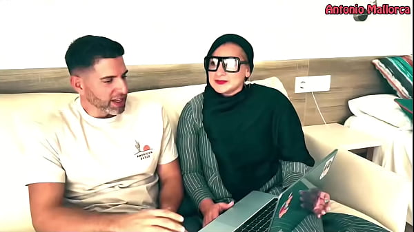Nonton Hot Muslim Slut Kept Our Lesson Completely Haram thumbnail