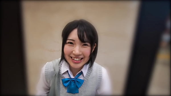 Snsで知り合った女子校生とイチャラブデートで彼女との距離を縮めてからホテルでしっぽり！エッチな気分が止まらない彼女とベッドルームでイチャイチャエロカワイイ美女とカラダを重ねて密着エッチで最高潮！リアル感満載のハメ撮り！ thumbnail