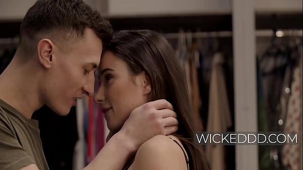 Walk In Closet Got His Girl Wet - Liya Silver, Charlie Dean 