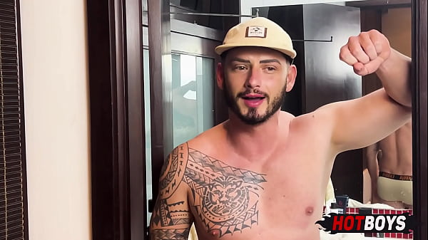 Play MP4 - JOGUINHOS E SEXO NA CASA DOS AMIGOS