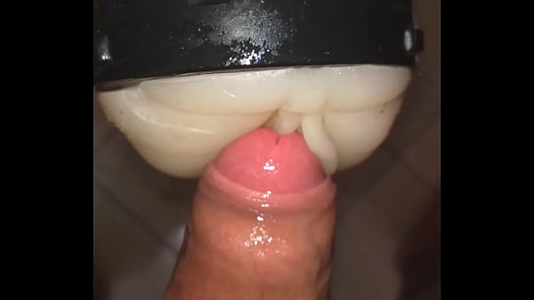 Play MP4 - Enfiando Meu Pau Bem Devagar No Masturbador