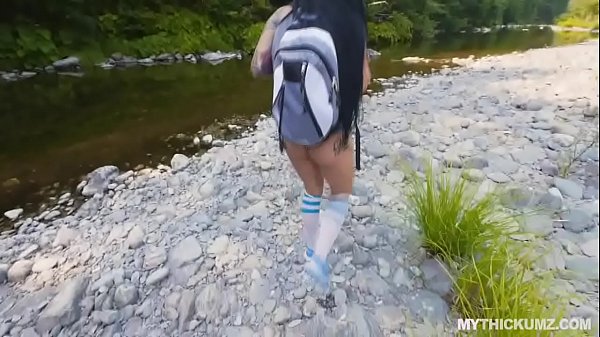 PAWG_thickie blows cockriverside in the nature